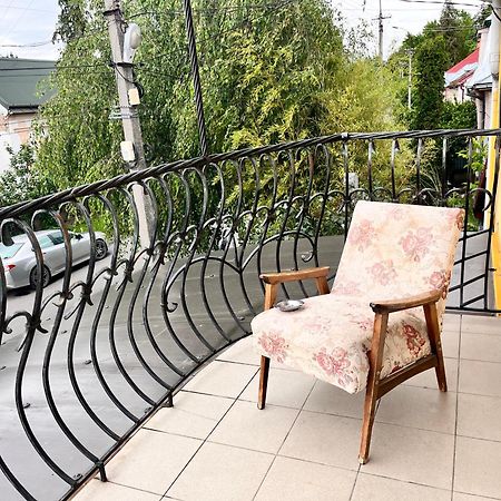 Mala Praha Hotel Uzhhorod Exterior photo
